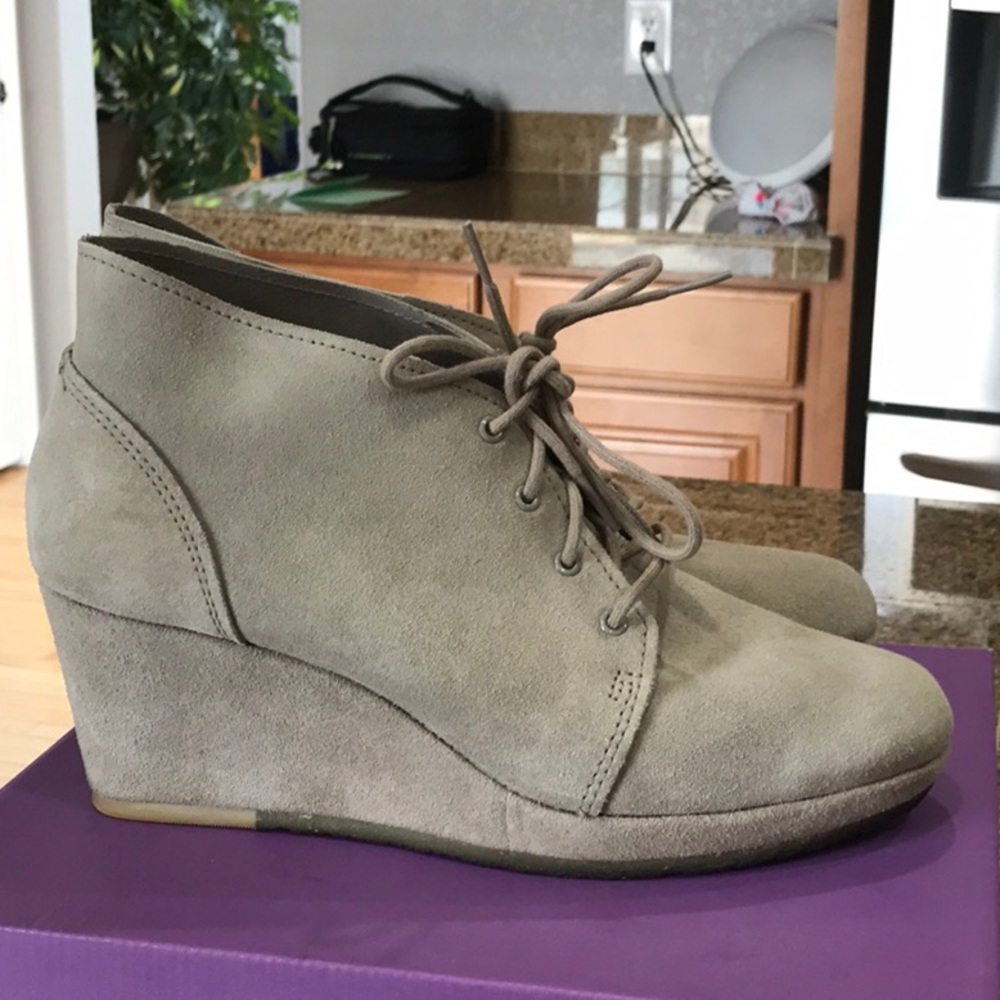 Clark’s booties - Picture 3 of 5
